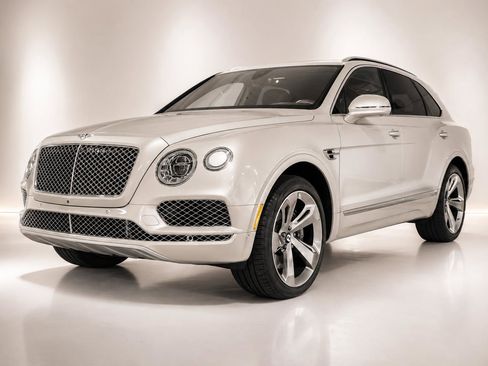 Used 2018 Bentley Bentayga AWD/4WD image 22
