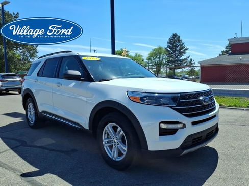 Used 2023 Ford Explorer XLT w/ Equipment Group 202A AWD/4WD image 4