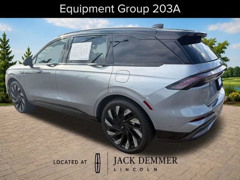 Used 2024 Lincoln Nautilus Reserve w/ Equipment Group 203A AWD/4WD image 5