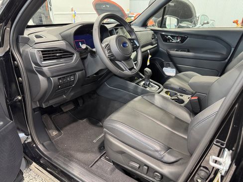 Used 2025 Subaru Forester Limited AWD/4WD image 14