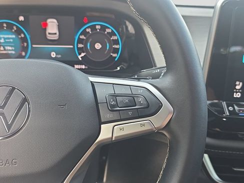 Certified 2024 Volkswagen Atlas Cross Sport SE AWD/4WD image 19
