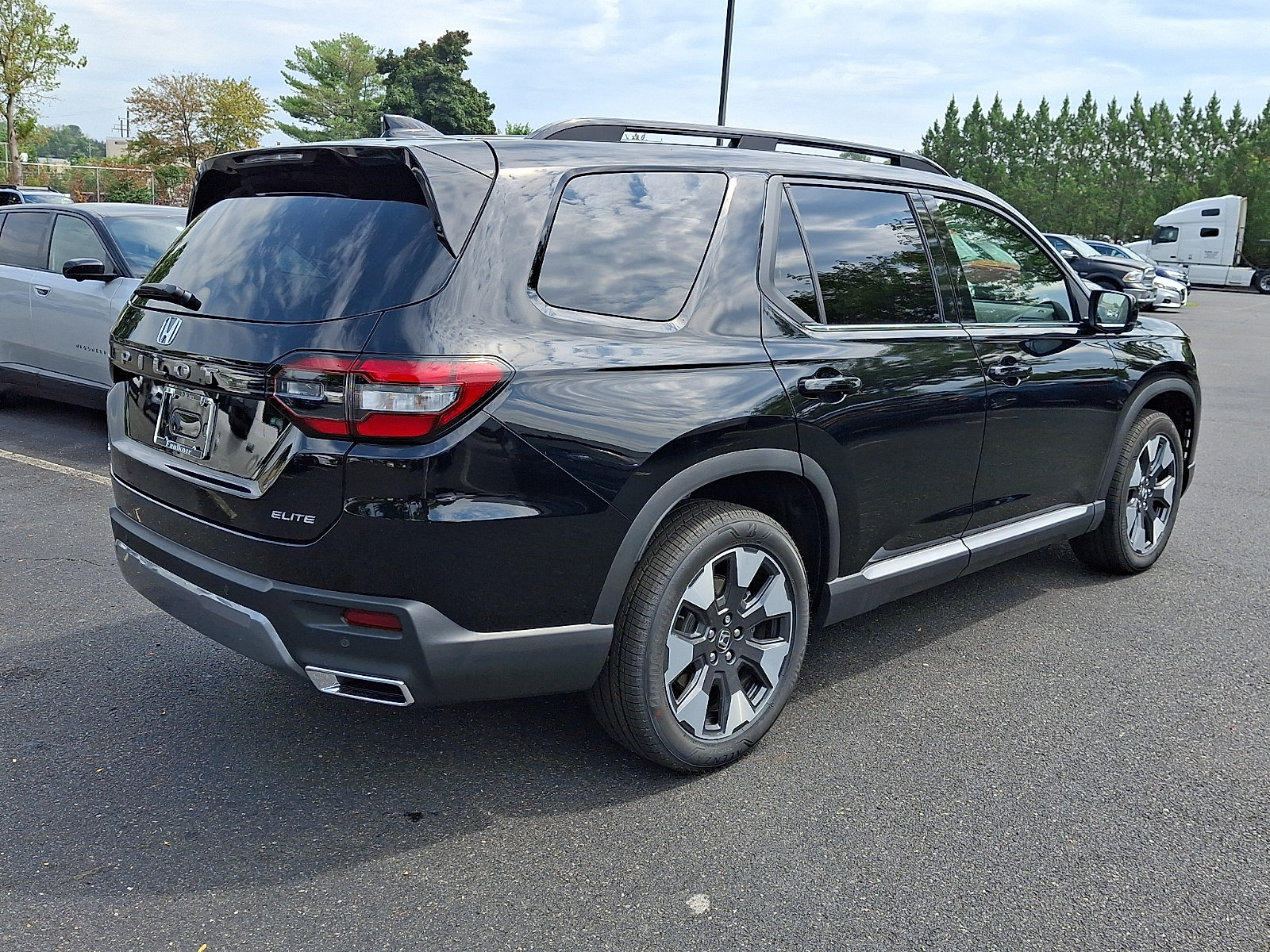 New 2026 Honda Pilot Elite image 4