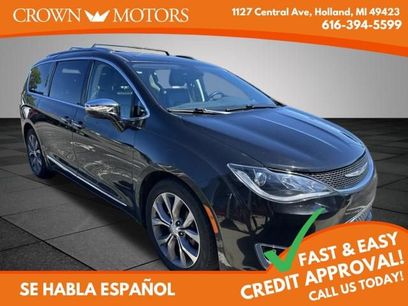 Used 2018 Chrysler Pacifica Limited w/ Tire & Wheel Group