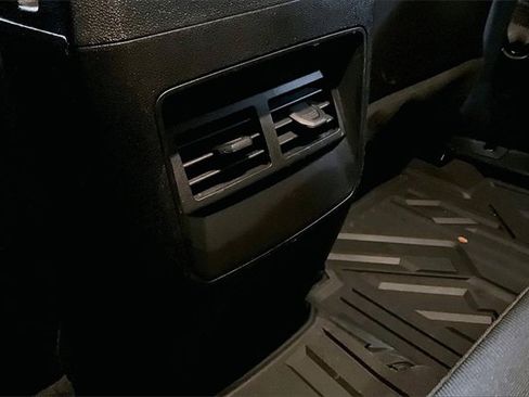 Certified 2024 Chevrolet Colorado Trail Boss w/ Technology Package image 28