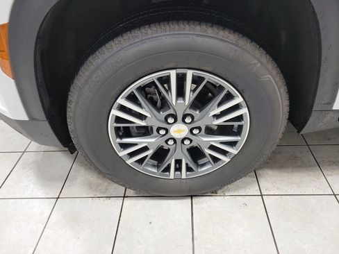 Used 2024 Chevrolet Traverse LT image 52