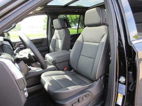 New 2026 GMC Yukon Elevation w/ Elevation Premium Package AWD/4WD image 9