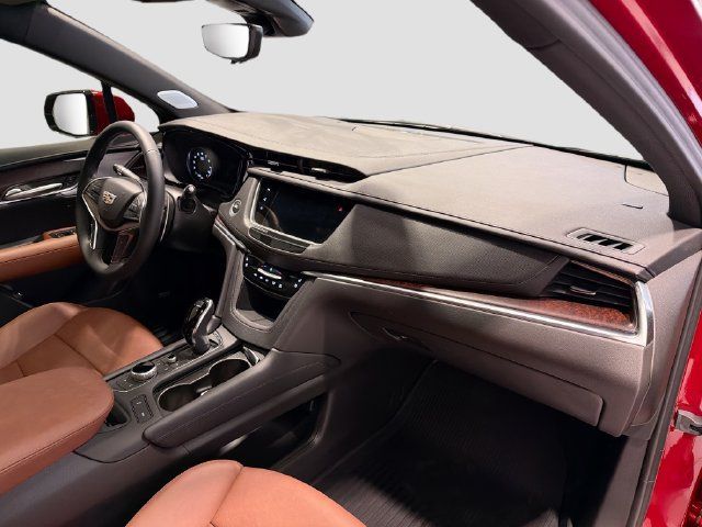 Used 2025 Cadillac XT5 Sportv w/ Technology Package AWD/4WD image 26