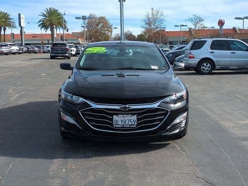 Used 2019 Chevrolet Malibu LT image 2