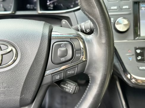 Used 2018 Toyota Avalon Touring FWD image 19