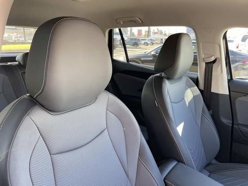 Used 2025 Volkswagen Tiguan SE image 28