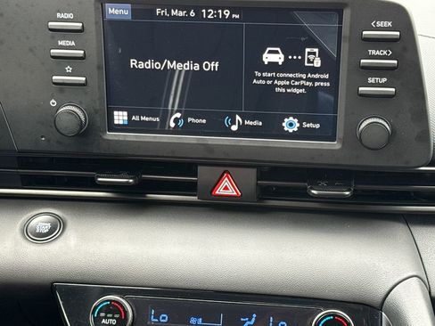 Certified 2025 Hyundai Elantra Sport image 11