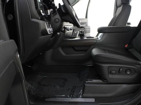 New 2026 GMC Sierra 1500 SLT image 18