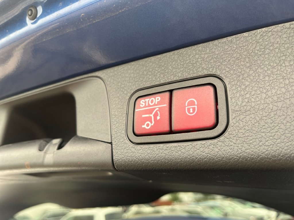 Certified 2024 Mercedes-Benz GLB 250 4MATIC image 20