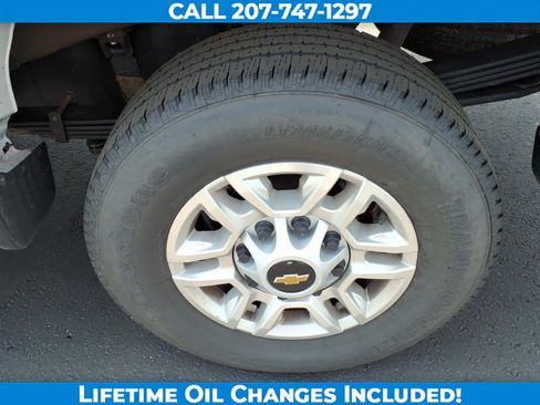 Used 2025 Chevrolet Silverado 2500 LT w/ Convenience Package AWD/4WD image 9