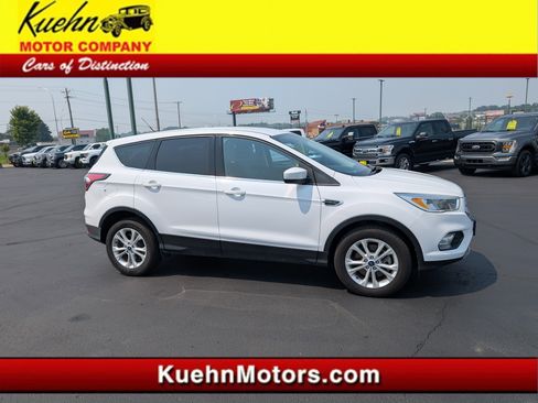 Used 2017 Ford Escape SE image 1