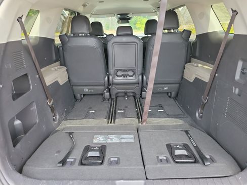 Used 2025 Kia Carnival image 13