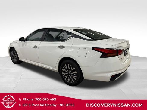 Certified 2025 Nissan Altima 2.5 SV AWD/4WD image 8
