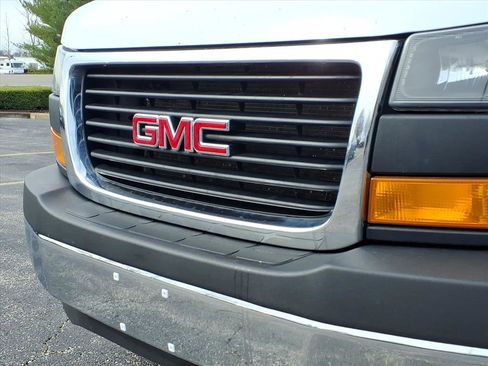 Used 2024 GMC Savana 3500 w/ Power Convenience Package image 33