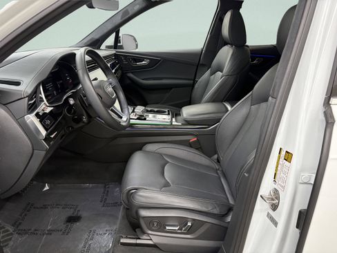 Used 2025 Audi Q7 3.0T Prestige image 12