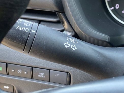 Used 2024 Nissan Sentra SV FWD image 18