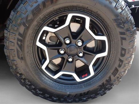 Used 2021 Jeep Gladiator Rubicon w/ Trailer Tow Package AWD/4WD image 7