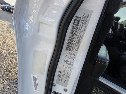 Used 2015 Jeep Cherokee Latitude image 17