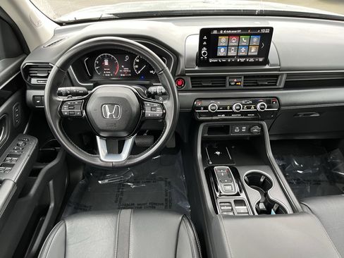 Certified 2023 Honda Pilot Touring image 11