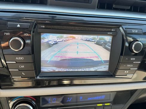 Used 2015 Toyota Corolla LE FWD image 17