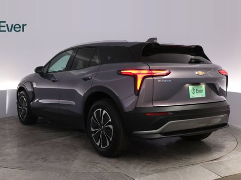 Used 2024 Chevrolet Blazer EV LT AWD/4WD image 17