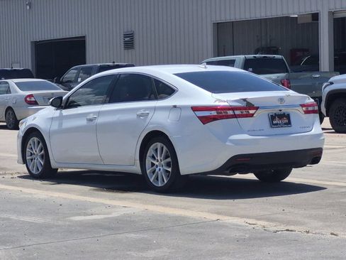 Used 2015 Toyota Avalon Limited FWD image 4