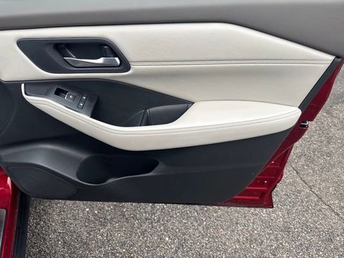 Used 2023 Nissan Rogue SL w/ SL Premium Package image 21