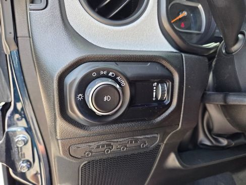 Used 2025 Jeep Wrangler Unlimited Sport AWD/4WD image 21