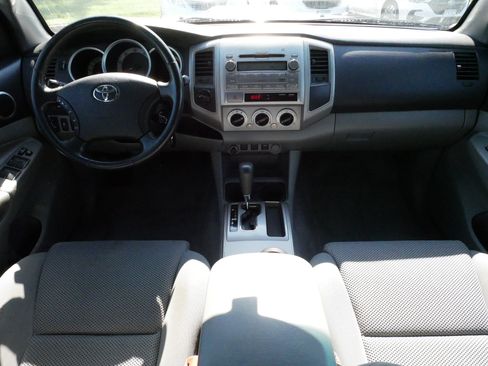 Used 2011 Toyota Tacoma 4x4 Double Cab w/ TRD Sport Pkg image 10