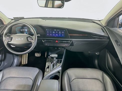 Used 2023 Kia Niro SX Touring image 14