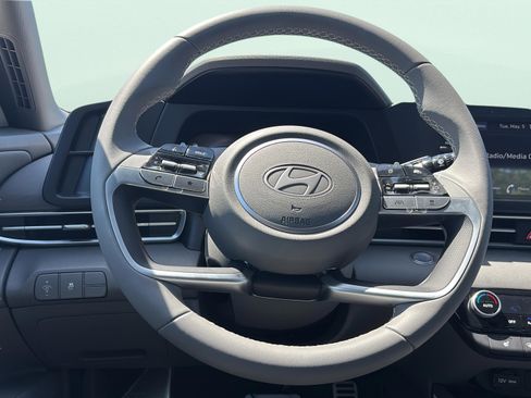 New 2026 Hyundai Elantra SEL Sport FWD image 12