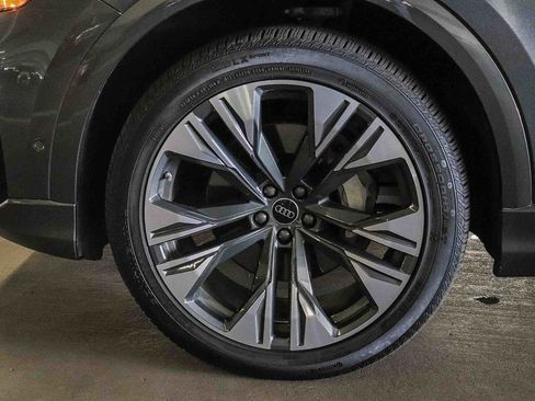 Used 2025 Audi Q8 Premium Plus w/ Premium Plus Package AWD/4WD image 9