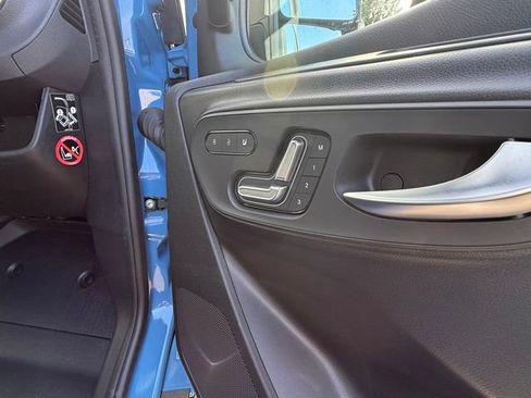 Used 2025 Mercedes-Benz Sprinter 2500 image 31