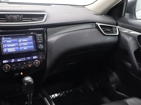 Used 2015 Nissan Rogue SL AWD/4WD image 28