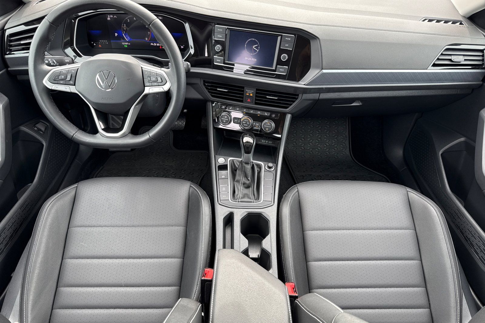 Used 2024 Volkswagen Jetta SE w/ Panoramic Sunroof Package FWD image 13