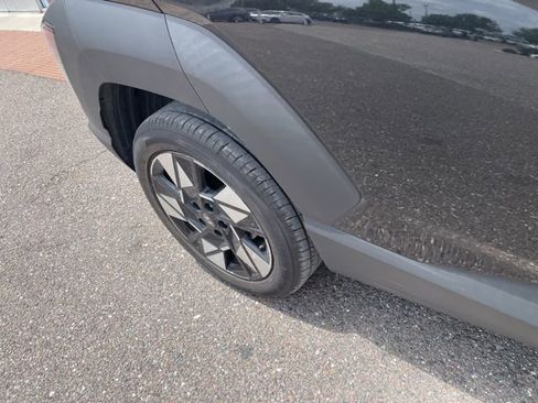 Used 2024 Hyundai Kona SEL image 3