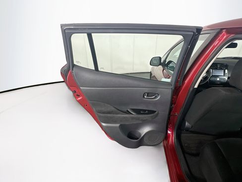Used 2015 Nissan Leaf SV FWD image 25