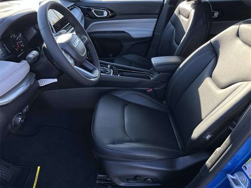 New 2026 Jeep Compass Limited image 10