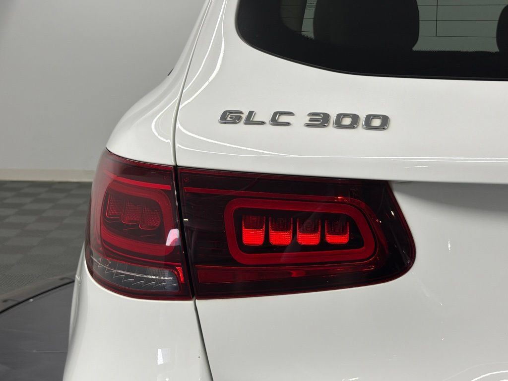 Used 2022 Mercedes-Benz GLC 300 w/ Premium Package Lite image 13
