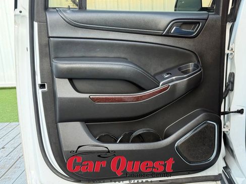 Used 2016 GMC Yukon XL SLT w/ Open Road Package AWD/4WD image 13
