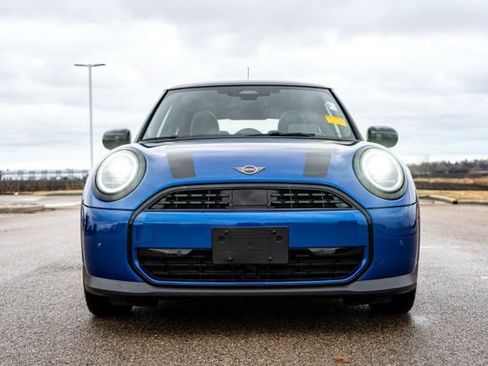 Used 2025 MINI Cooper 2-Door Hardtop FWD image 2