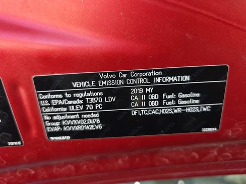 Used 2019 Volvo XC40 T4 Momentum FWD image 36