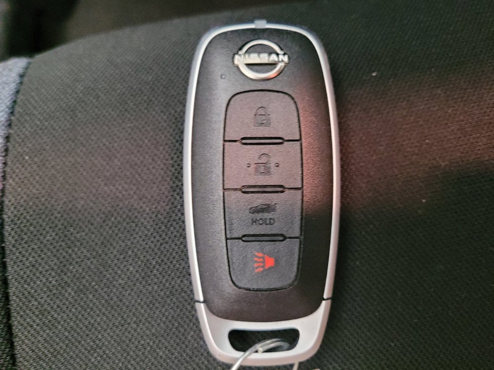 Used 2025 Nissan Versa SV FWD image 32