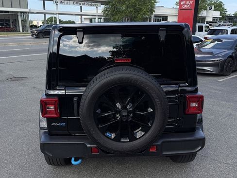 Used 2023 Jeep Wrangler Unlimited Sahara w/ Cold Weather Group AWD/4WD image 16