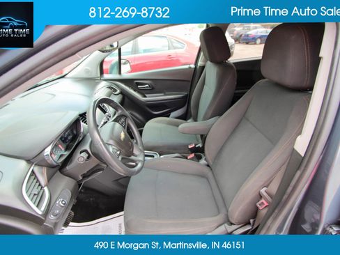 Used 2021 Chevrolet Trax LS w/ Tint and Cruise Package FWD image 14