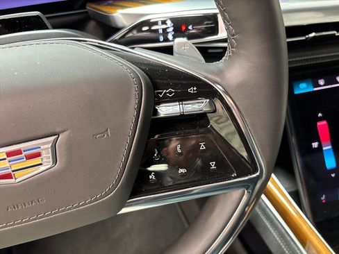 Used 2025 Cadillac Escalade Sport Platinum w/ LPO, ONYX Package image 19